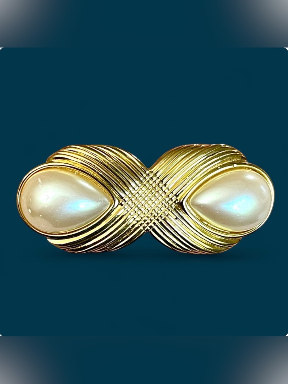 Monet Vintage Gold Tone Faux Pearl Figure Eight Infinity Teardrop Brooch Pin